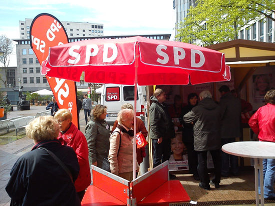 Infostand Husemannplatz Wahlkampf 2012_2